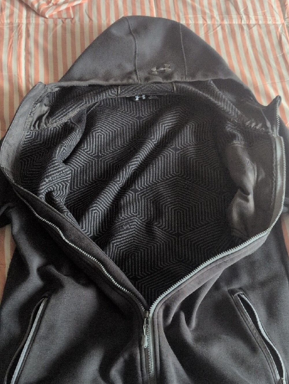 Under Armour Black Full-Zip Hooded Performance Jacket - Picture 6 of 9